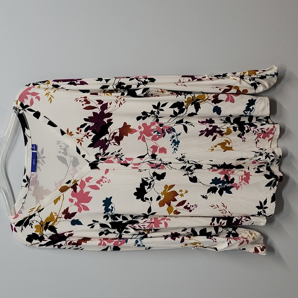 APT 9 XL V-neck Soft Floral Shirt